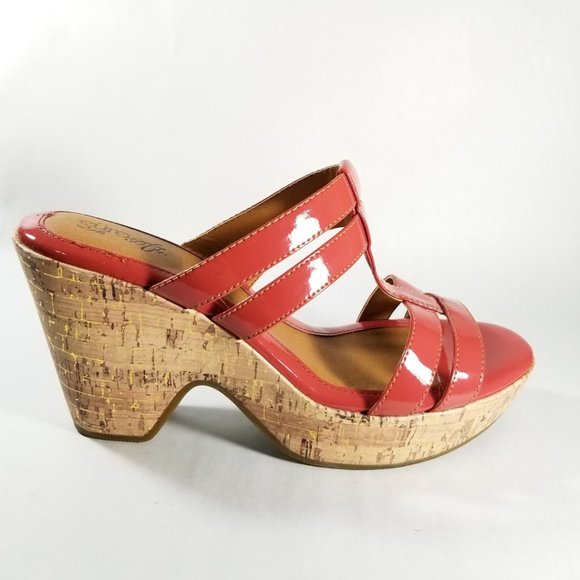 Sofft Eurosoft Pink Patent Faux Leather Sandals - Picture 2 of 7